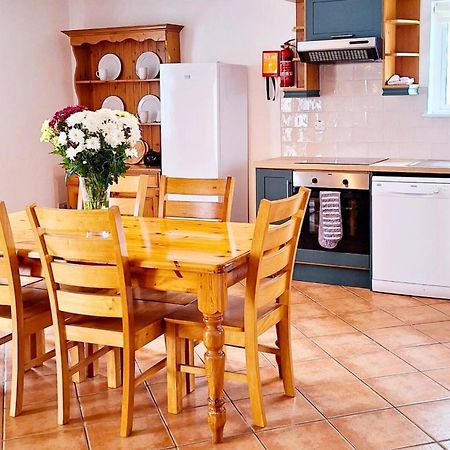 Dingle Harbour Cottages 3 Bed - Sleeps 6 Type A By Trident Holiday Homes Exterior photo