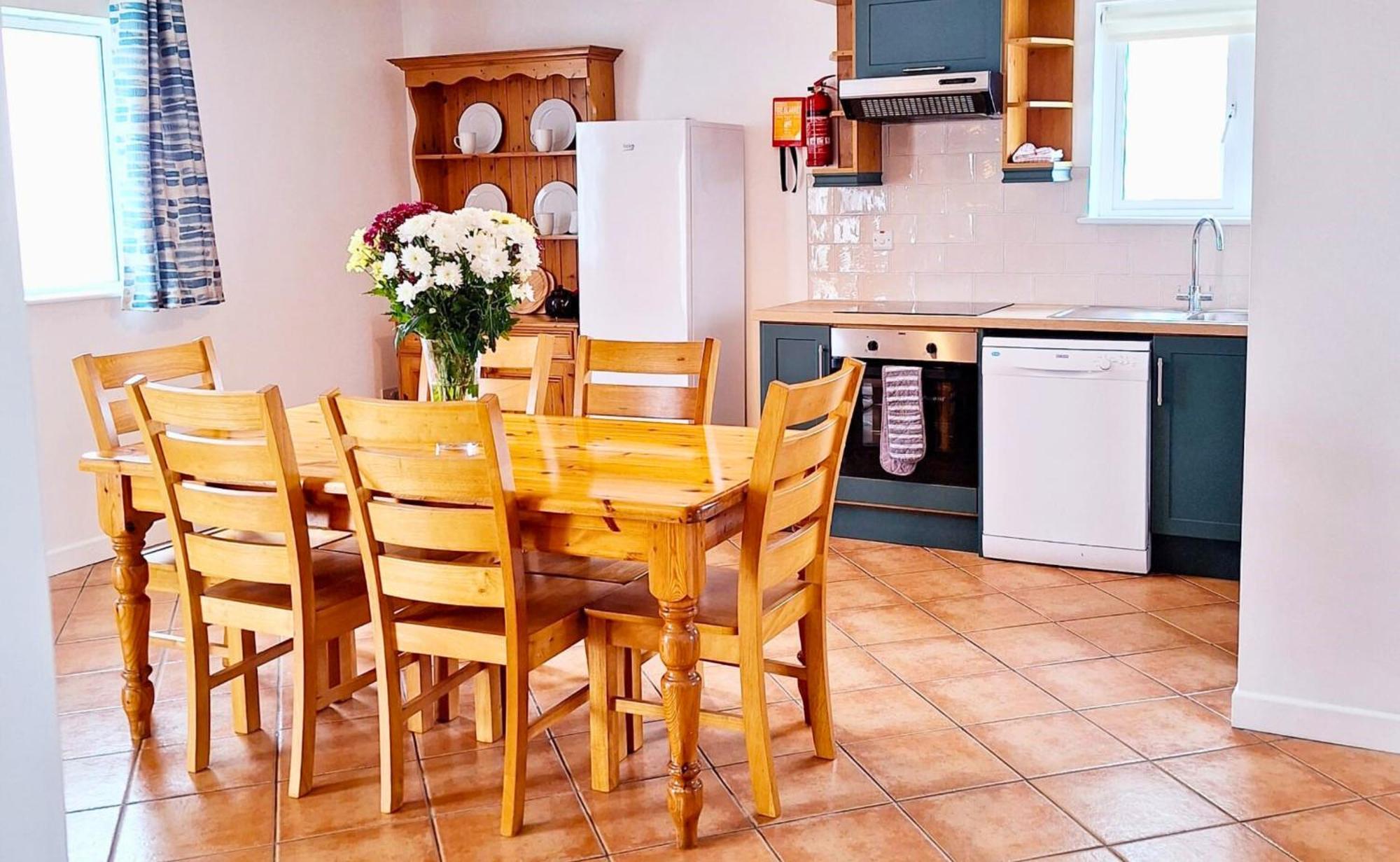 Dingle Harbour Cottages 3 Bed - Sleeps 6 Type A By Trident Holiday Homes Exterior photo